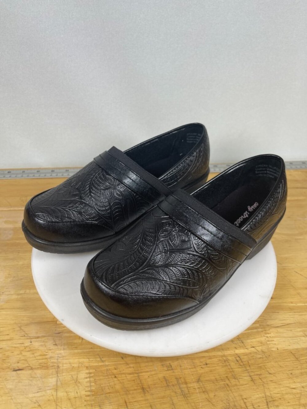 Easy Street Origin Clogs Black Leather Tooled Women 8.5 WW Comfort Slip